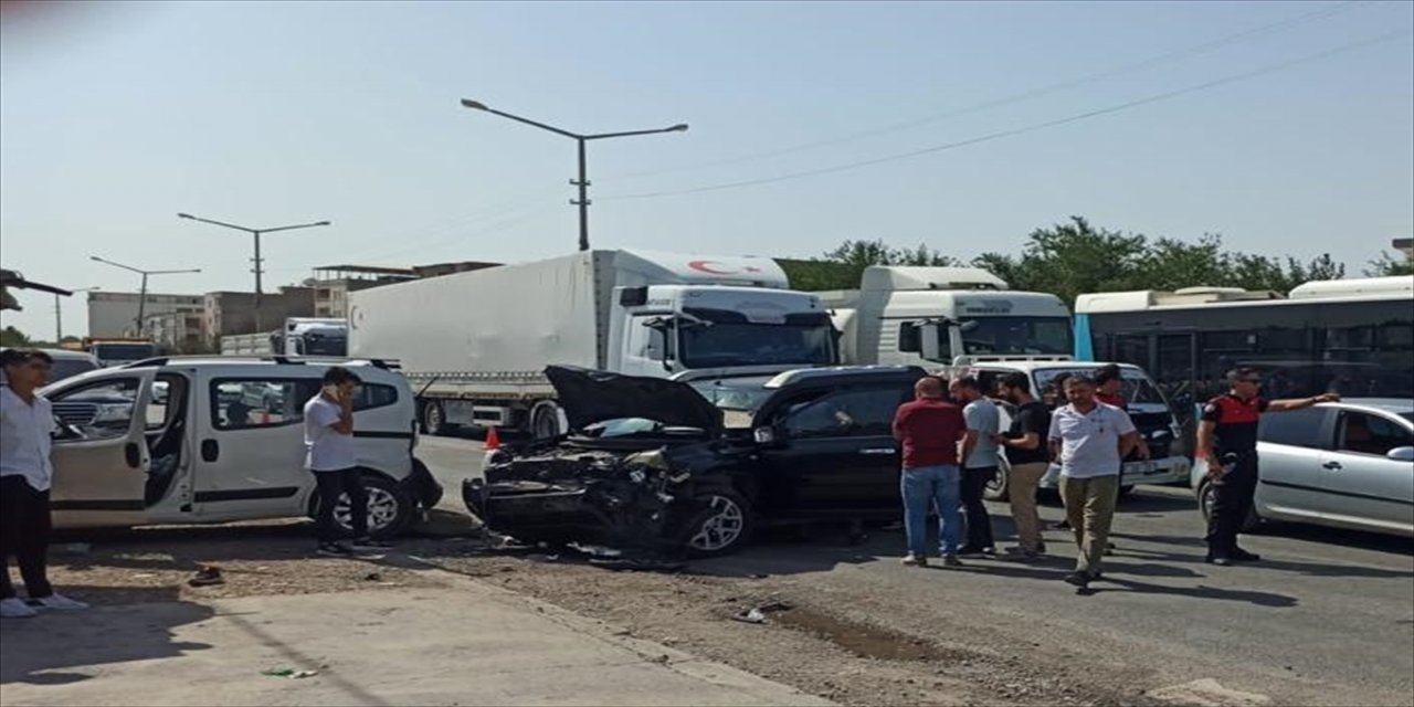 Gercüş Kaymakamı Sinanoğlu'nun kullandığı araç çocuğa çarptı
