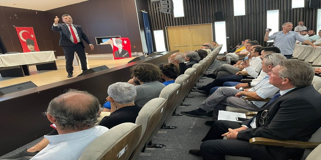 Yenilik Partisi Genel Başkanı Yılmaz, partisinin İzmir il kongresine katıldı