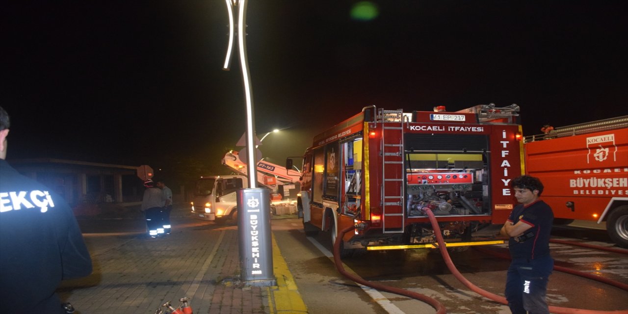 Kocaeli'de pide salonunda yangın çıktı.