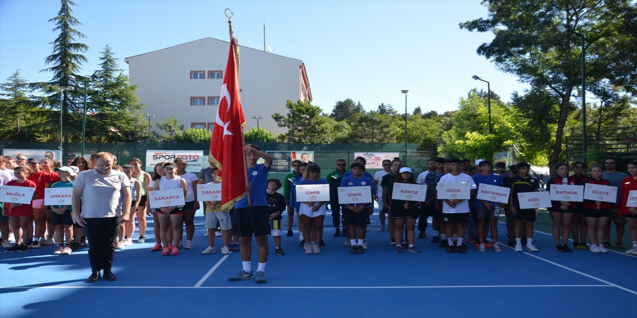 Anadolu Yıldızlar Ligi, Manisa'da Tenis Türkiye finallerinde.