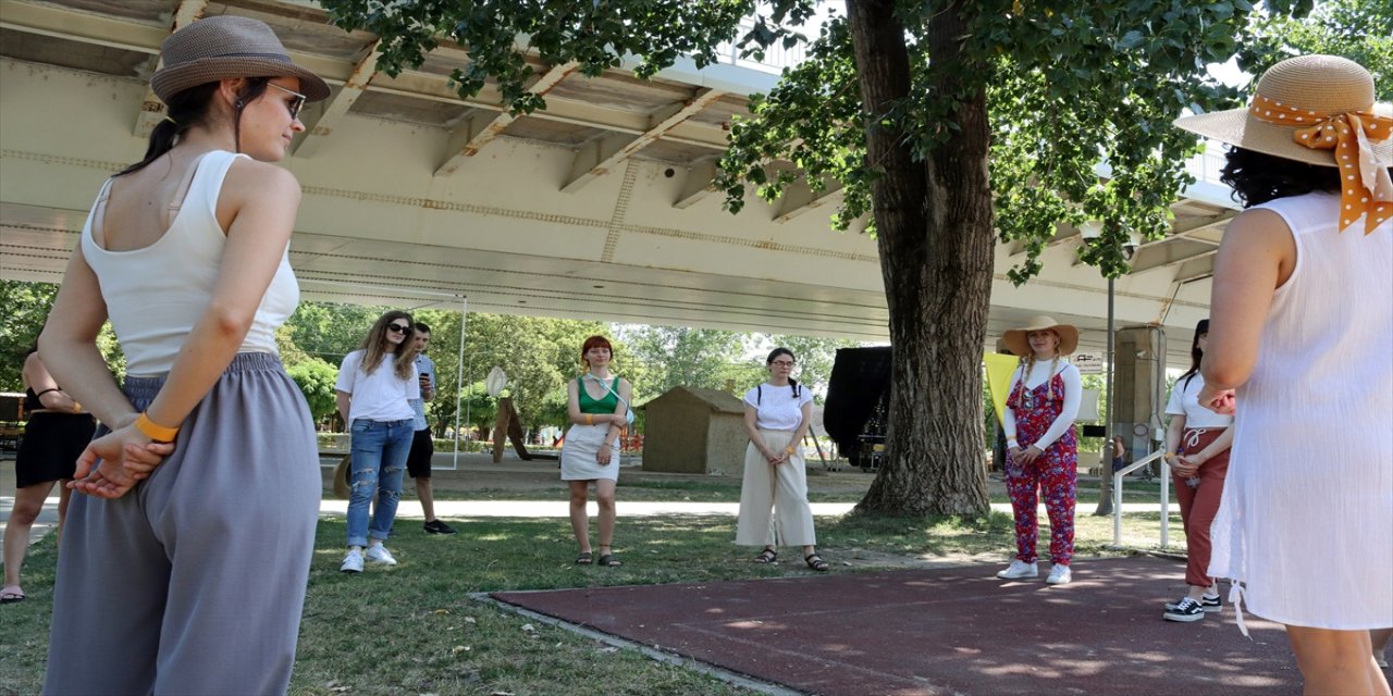 Sırbistan'da "Tuna Denizi" projesi kapsamında bir plaj çöp ve atıklardan arındırıldı