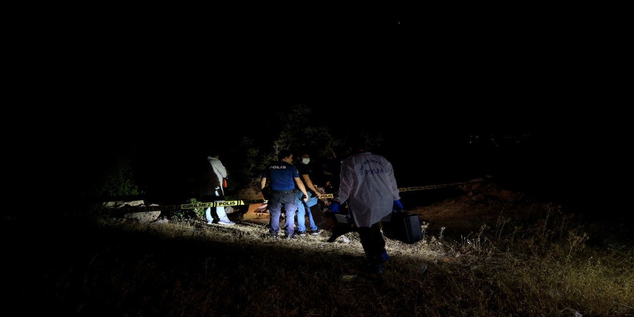 Antalya'da ormanlık alanda ceset bulundu