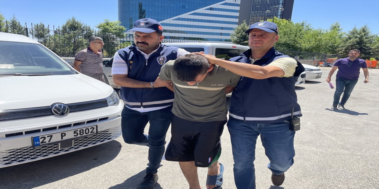 Gaziantep'te kendisini gözaltına almaya çalışan polisi silahla yaralayan zanlı yakalandı