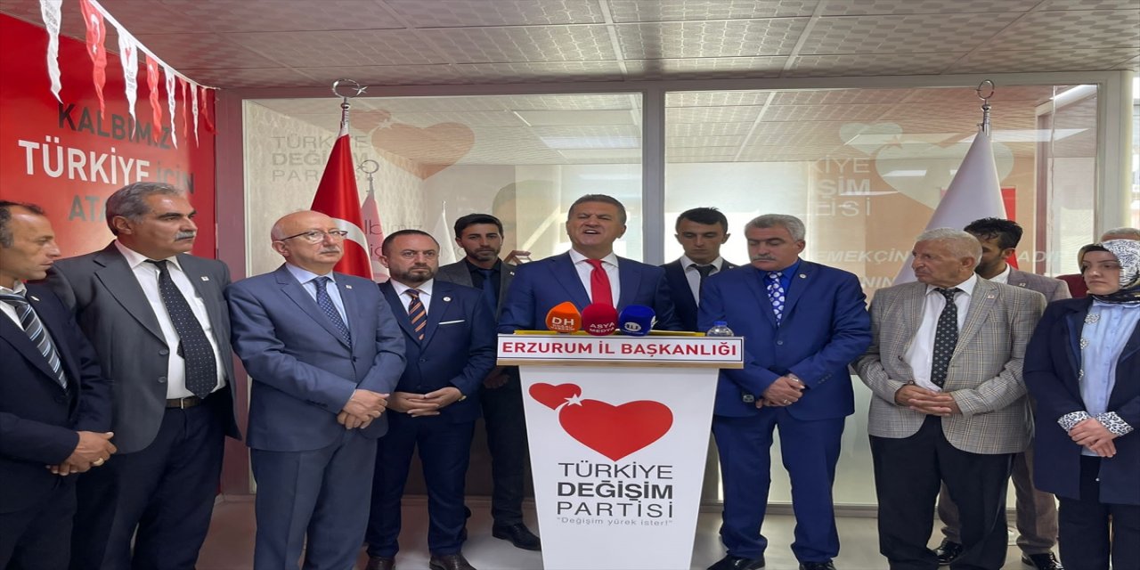 TDP Genel Başkanı Sarıgül, partisinin Erzurum il başkanlığı ziyaretinde konuştu