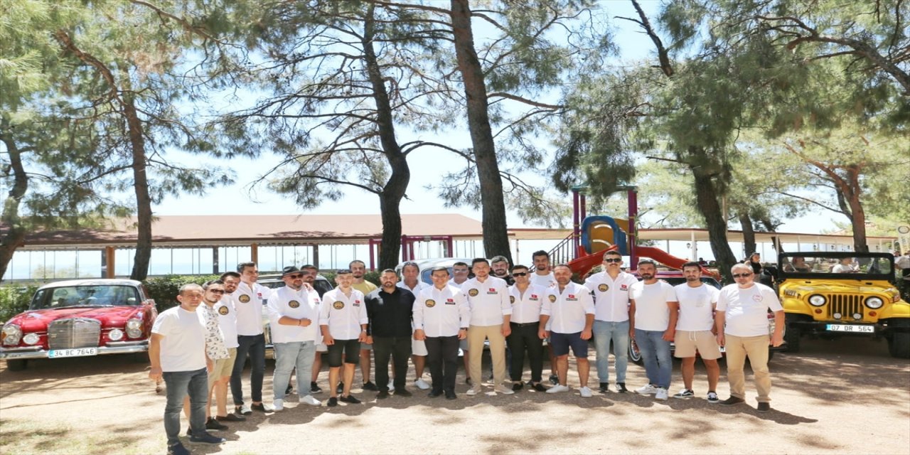 Antalya'da klasik araç sahipleri buluştu
