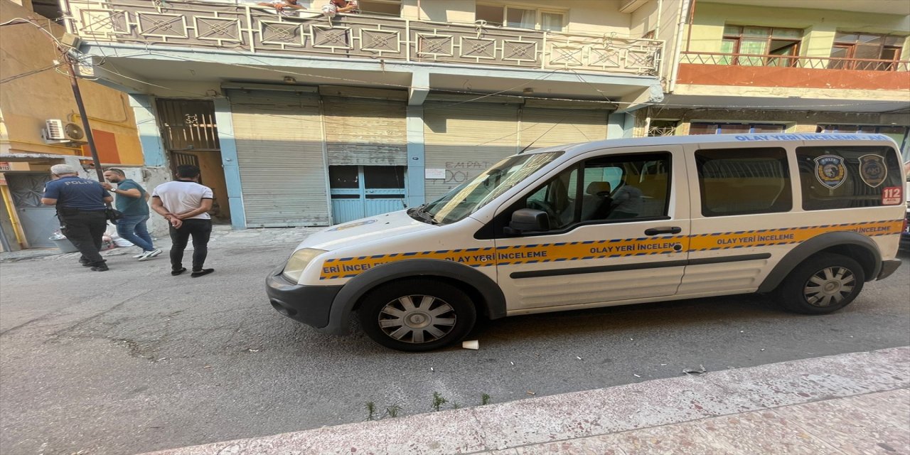 İzmir'de Tartıştığı kişiyi öldüren şahız tutuklandı.