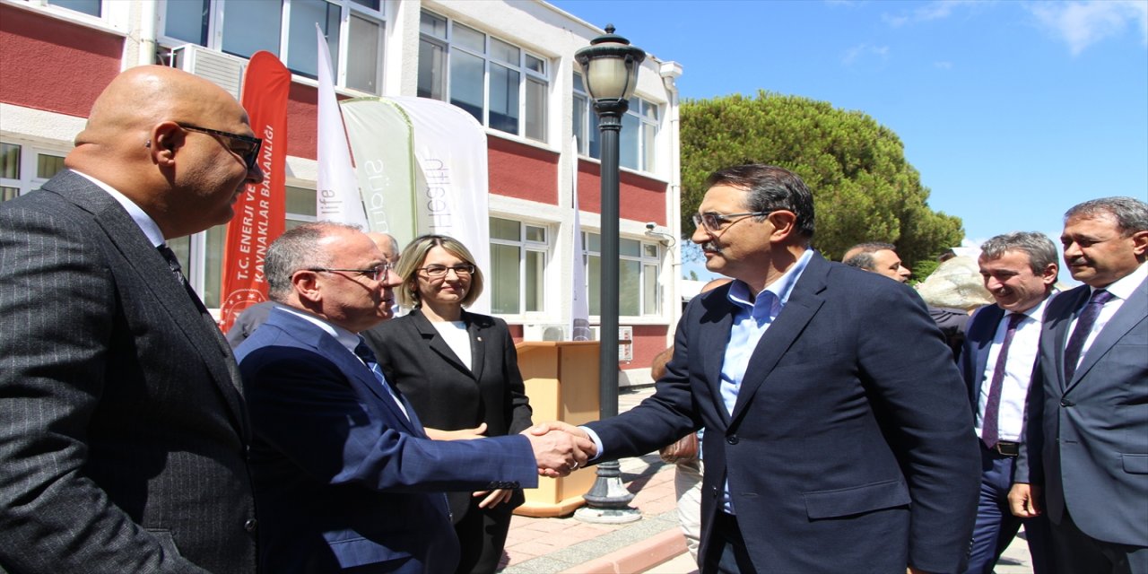 Bakan Dönmez, Bandırma'da Eti Maden Bor ve Asit Fabrikalarında incelemelerde bulundu