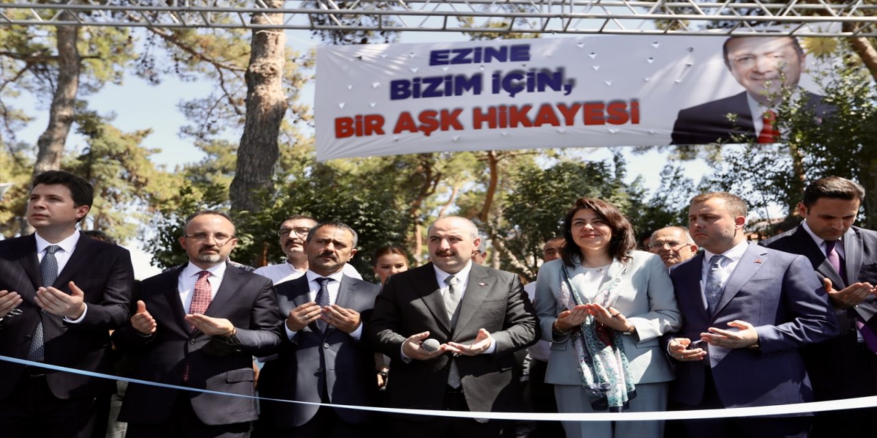 Bakan Varank, Millet bahçesi açılışında bulundu.