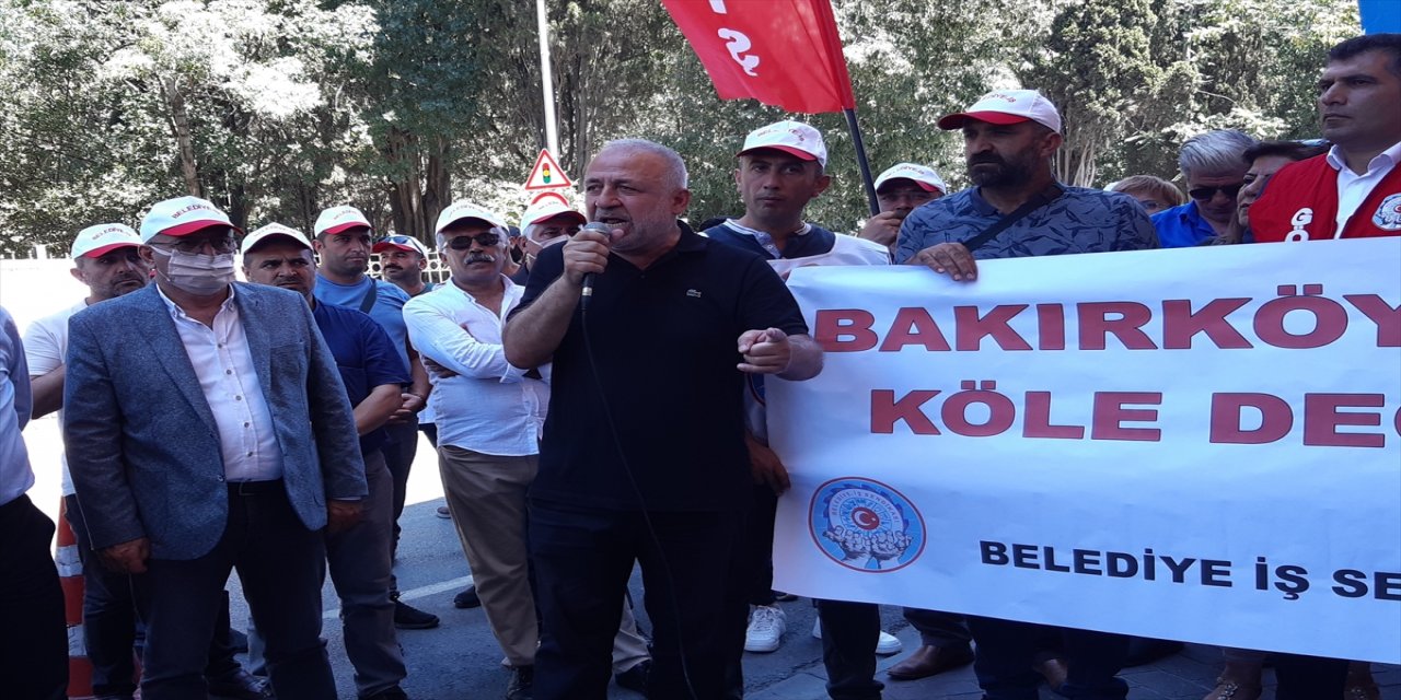 Bakırköy Belediyesinde İşten çıkarılanlar protesto yaptı.