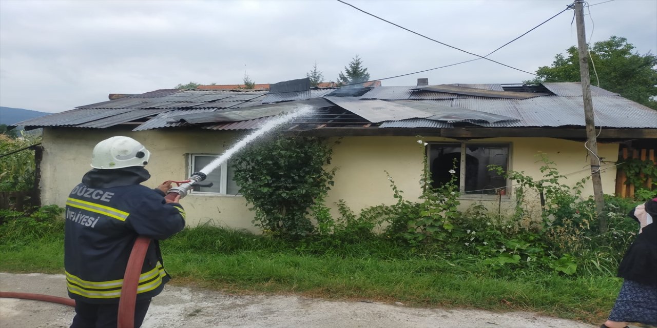 Müstakil evde yangın çıktı.