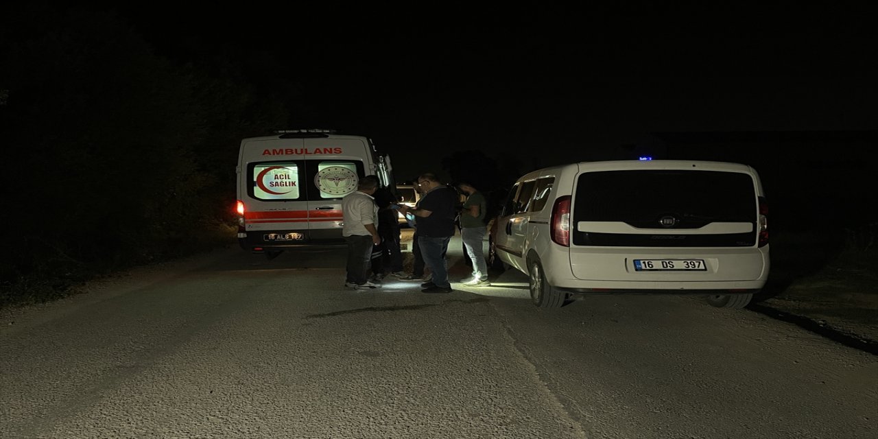 Bursa'da silahla vurulan kişi yaralanarak atlattı.