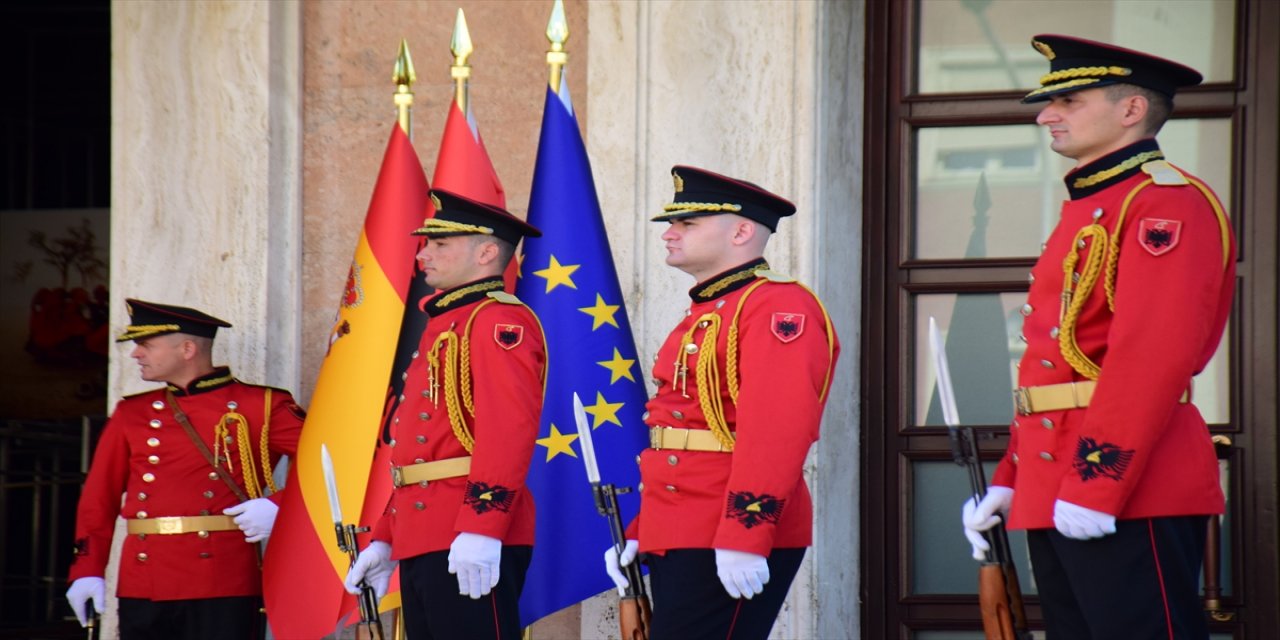 İspanya Başbakanı Pedro Sanchez, Arnavutluk'ta temaslarda bulundu