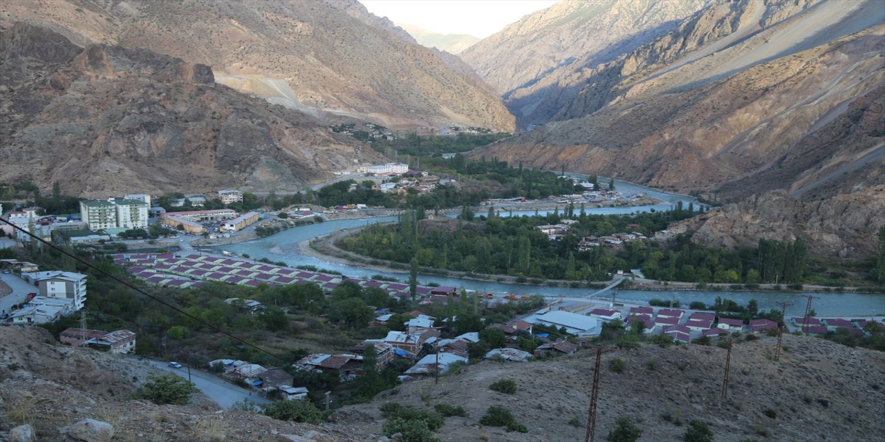 Yusufeli'nin taşınma süreci hızla devam ediyor.