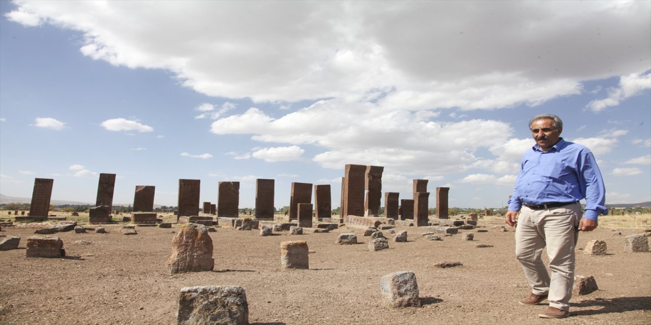 Ahlat'ta Türk büyüklerinin mezarlarının tespitine yönelik çalışma başlatıldı