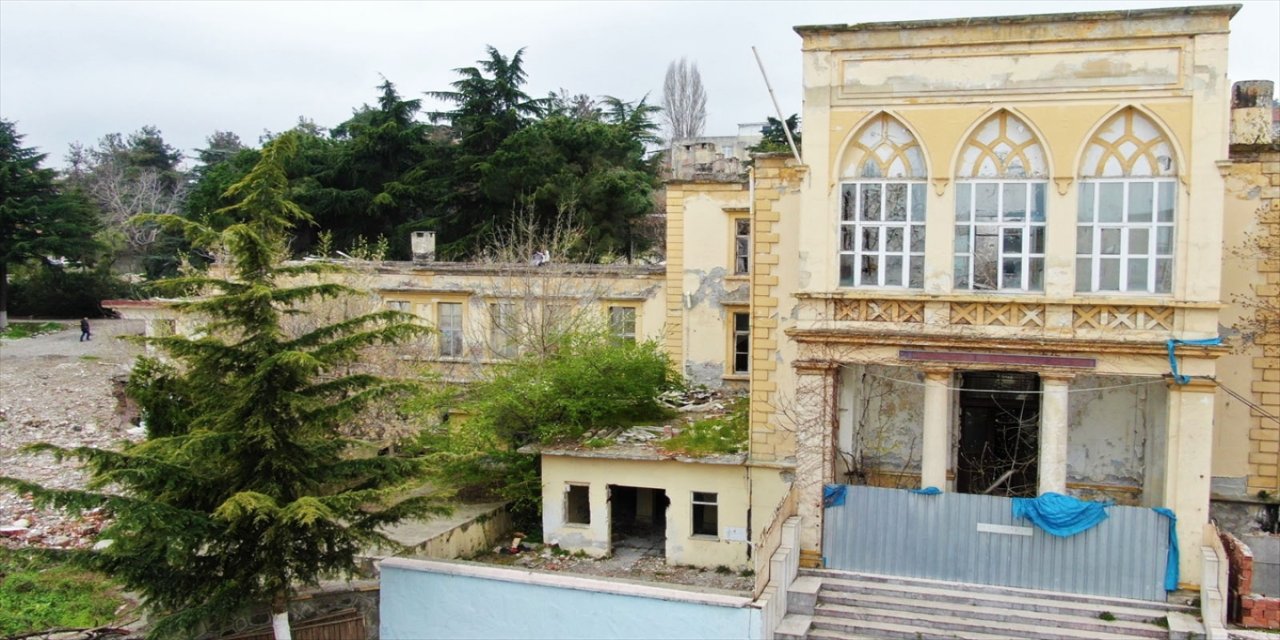 2. Abdülhamid döneminde inşa edilen hastane dönüştürülüyor.