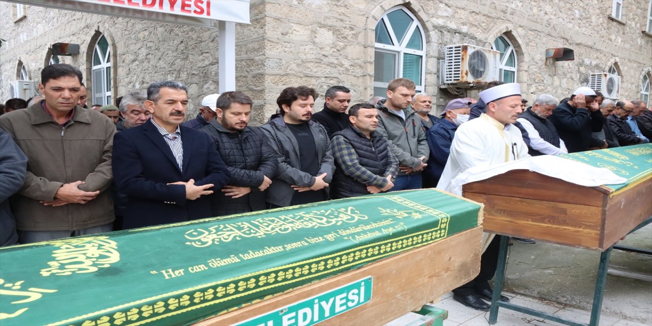 Kırklareli'nde ölü bulunan iki arkadaşın cenazesi kaldırıldı.