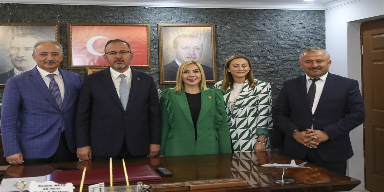 Gençlik ve Spor Bakanı Kasapoğlu, AK Parti Muğla İl Başkanlığında konuştu