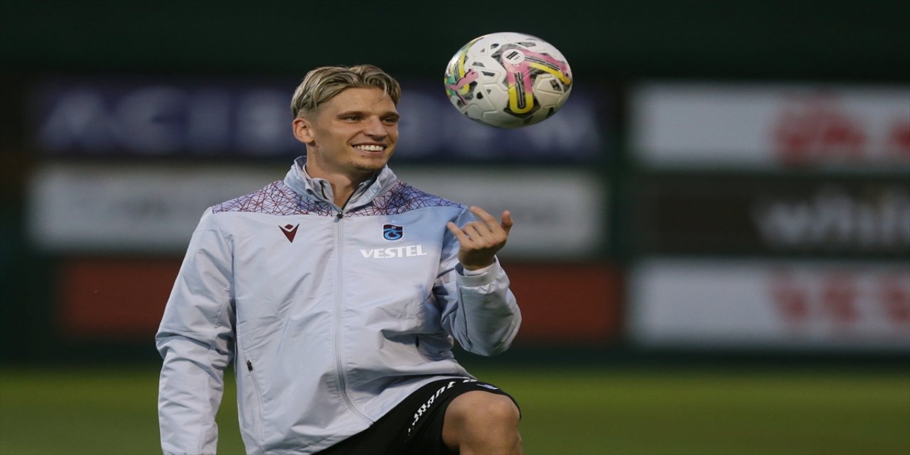 Trabzonspor'un Danimarkalı futbolcusu Larsen, takımın oyun düzeni hakkında konuştu.