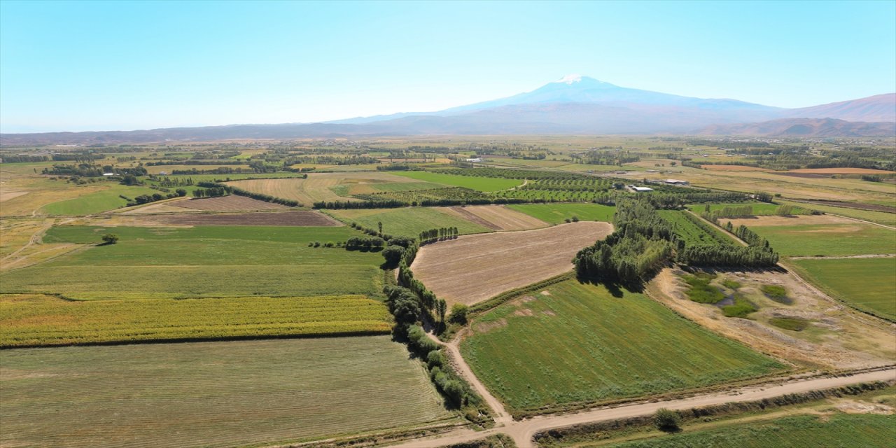 Ağrı Dağı ve Iğdır helikopterden görüntülendi
