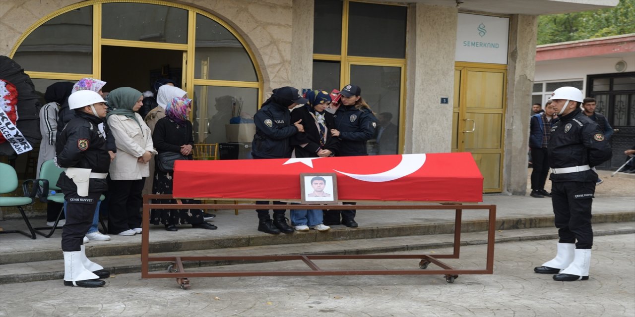 Amasya'daki otobüs kazasında ölen bekçinin cenazesi Giresun'da defnedildi