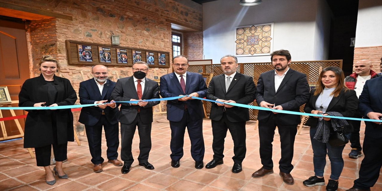 Yıldız Holding'in "Konuşan Yazılar" sergisi ziyarete açıldı.