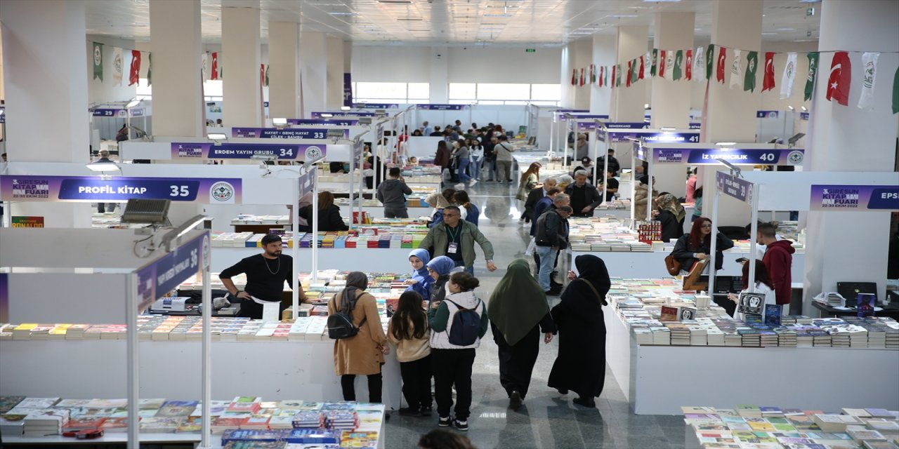3. Giresun Kitap Fuarı ziyaretçilerini bekliyor.