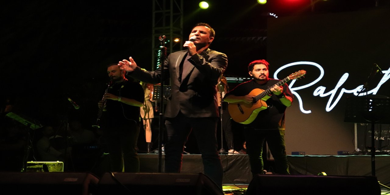 Rafet El Roman, Hatay’da konser verdi