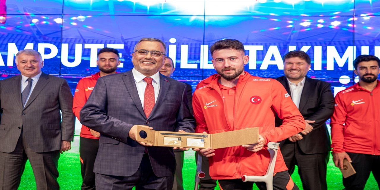THY yönetimi dünya şampiyonu olan Ampute Futbol Milli Takımı'nı ağırladı