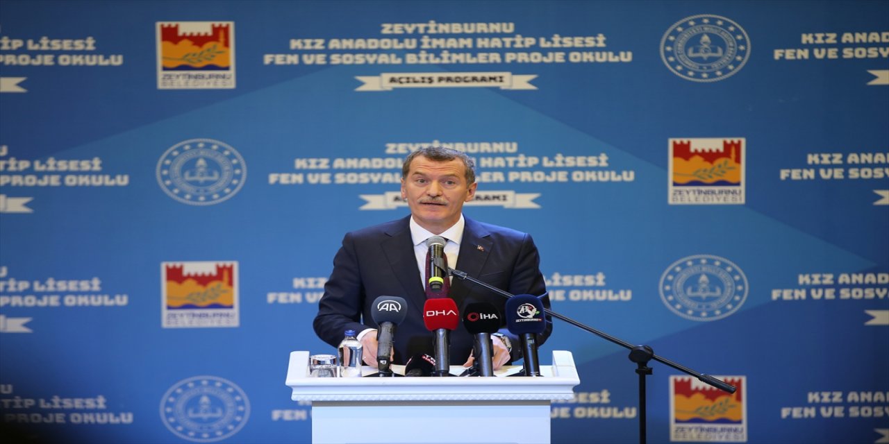 Bakan Özer, Zeytinburnu Kız Anadolu İmam Hatip Lisesi açılışında konuştu