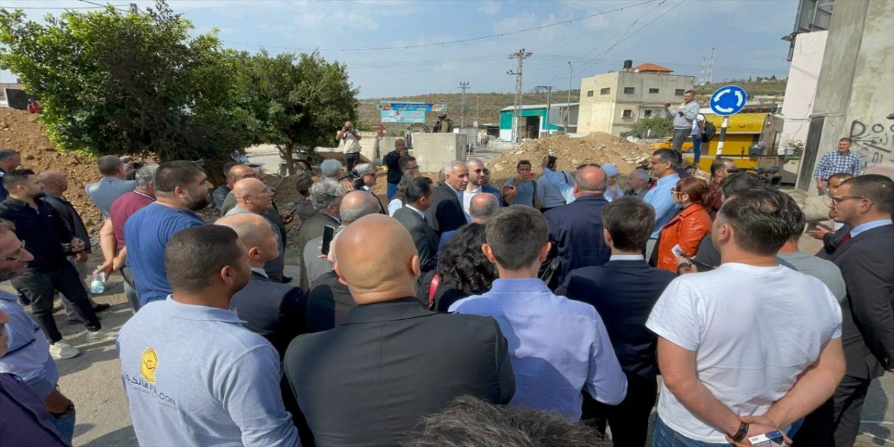 Filistin’deki yabancı diplomatlar, 16 gündür İsrail kuşatması altındaki Nablus’u ziyaret etti