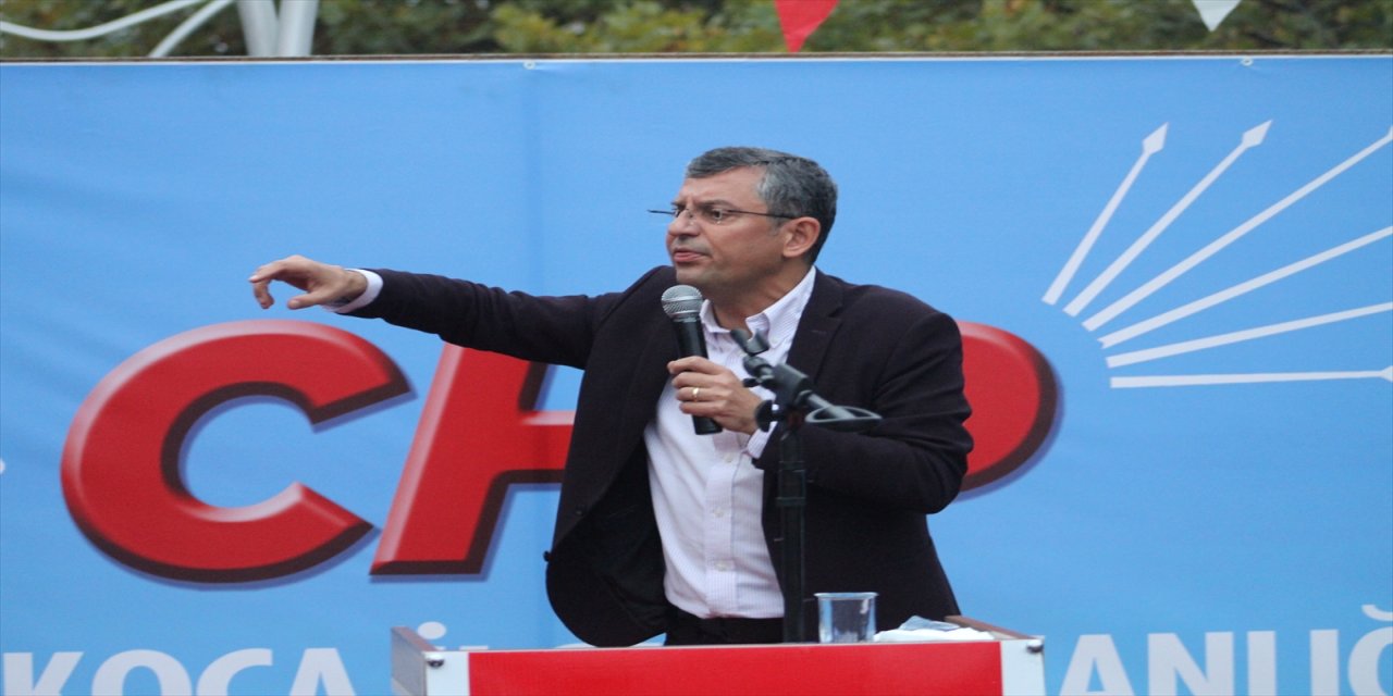 CHP Grup Başkanvekili Özel Düzce'de halk ile birlikteydi.