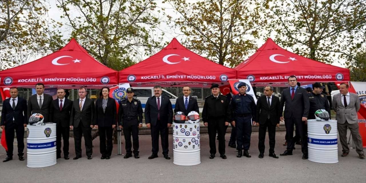 Motorlu kuryelere "Hızlı Değil Güvenli Teslimat" eğitimi verildi.