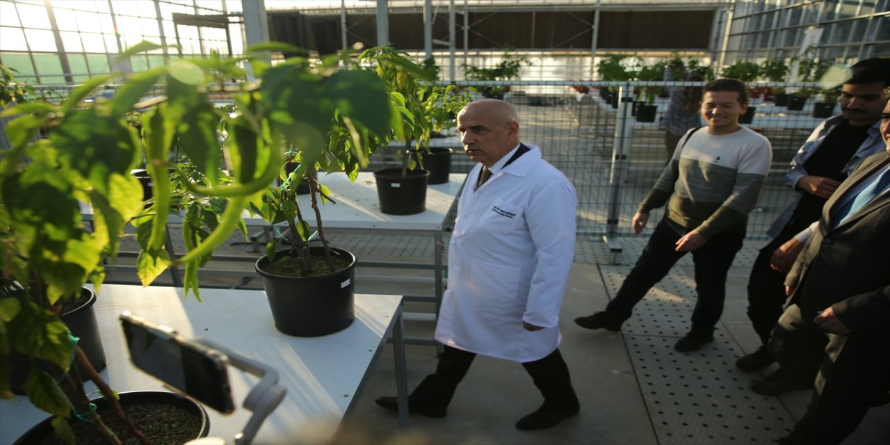 Tarım ve Orman Bakanı Vahit Kirişci, Gebze Teknik Üniversitesi'ndeydi.