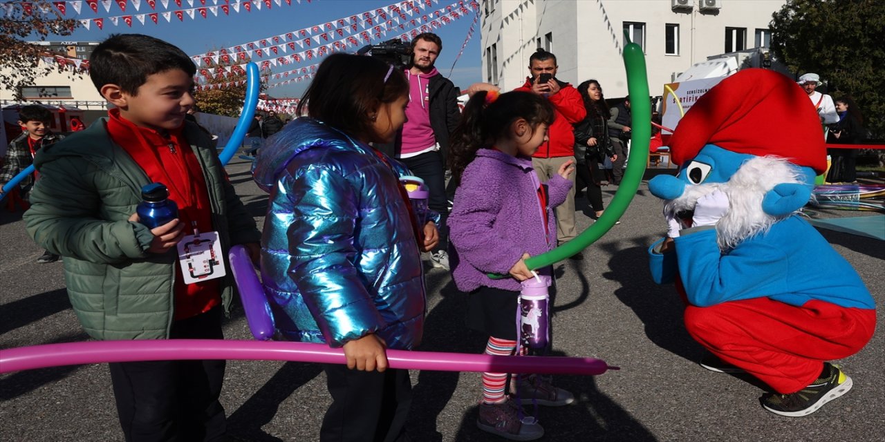 Türk Kızılay, "Kızılay Haftası Sokağı'nda" miniklerle buluştu