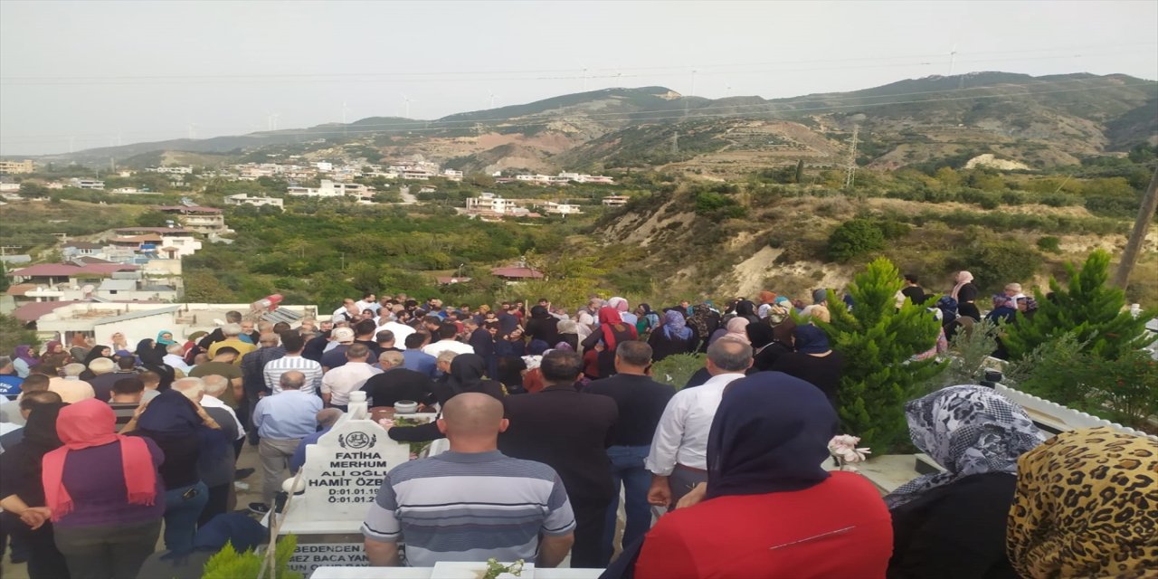 Hatay'da ölen çiftin cenazeleri toprağa verildi.