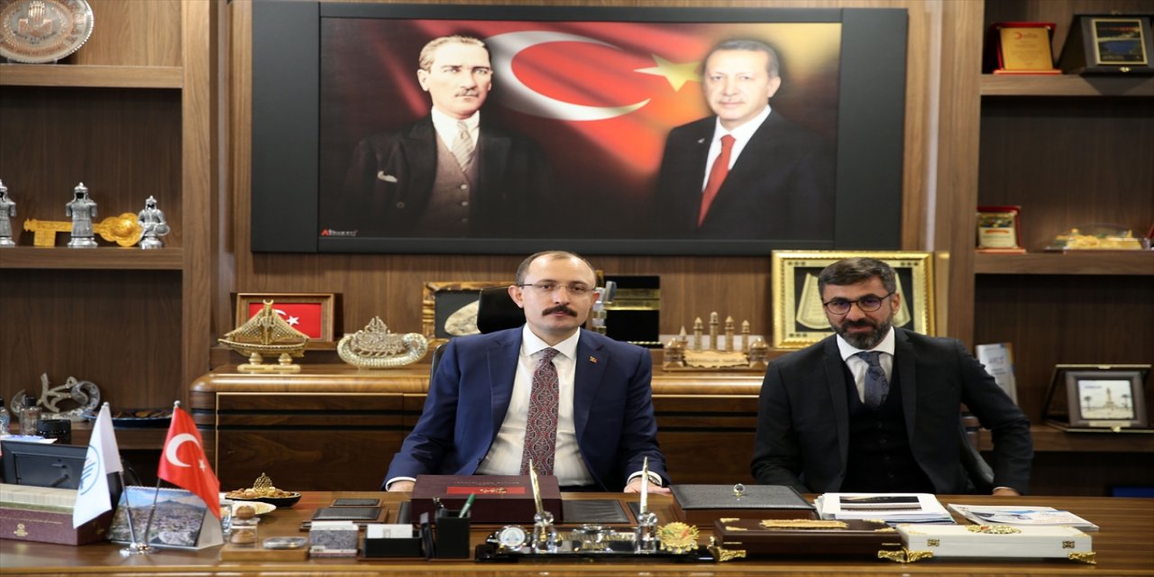 Ticaret Bakanı Muş, Bitlis'teki fabrikaları gezdi.