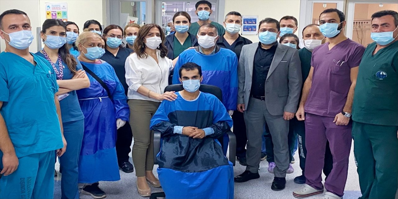 Kalbi duran genç hayata tutundu.