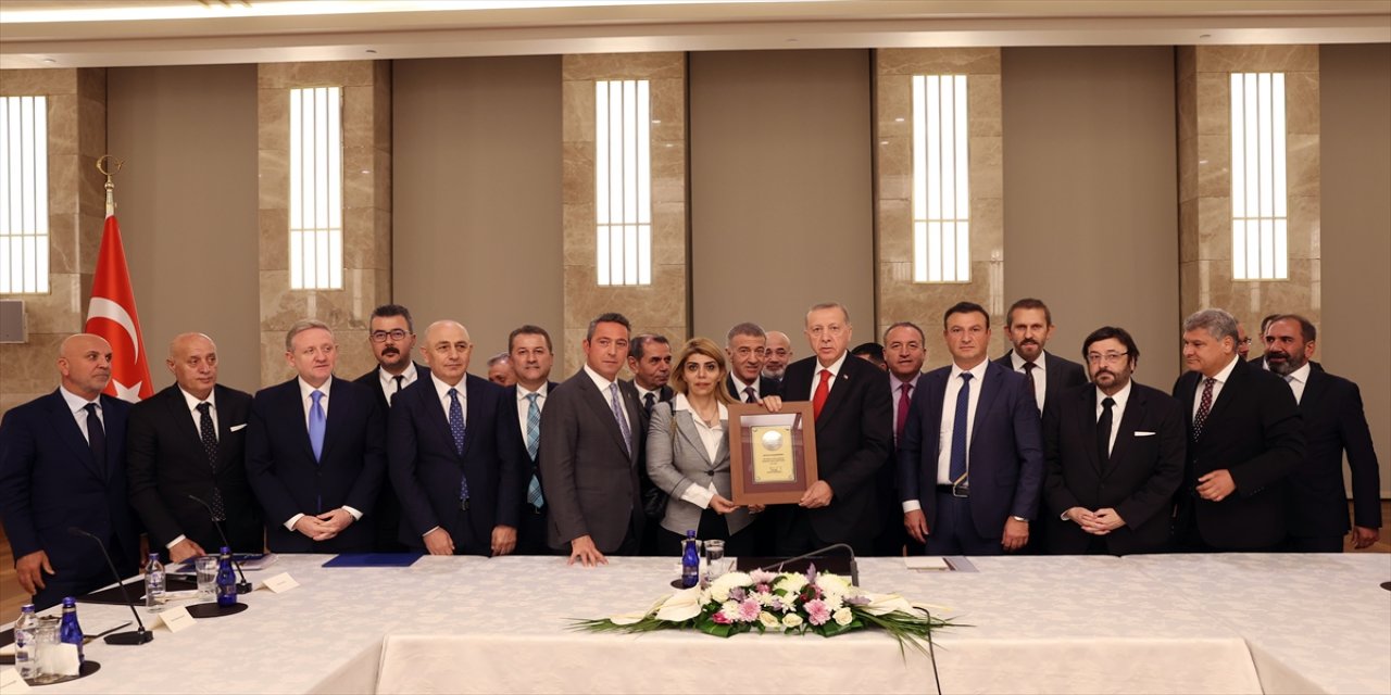 Cumhurbaşkanı Erdoğan Kulüpler Birliği heyetini kabul etti