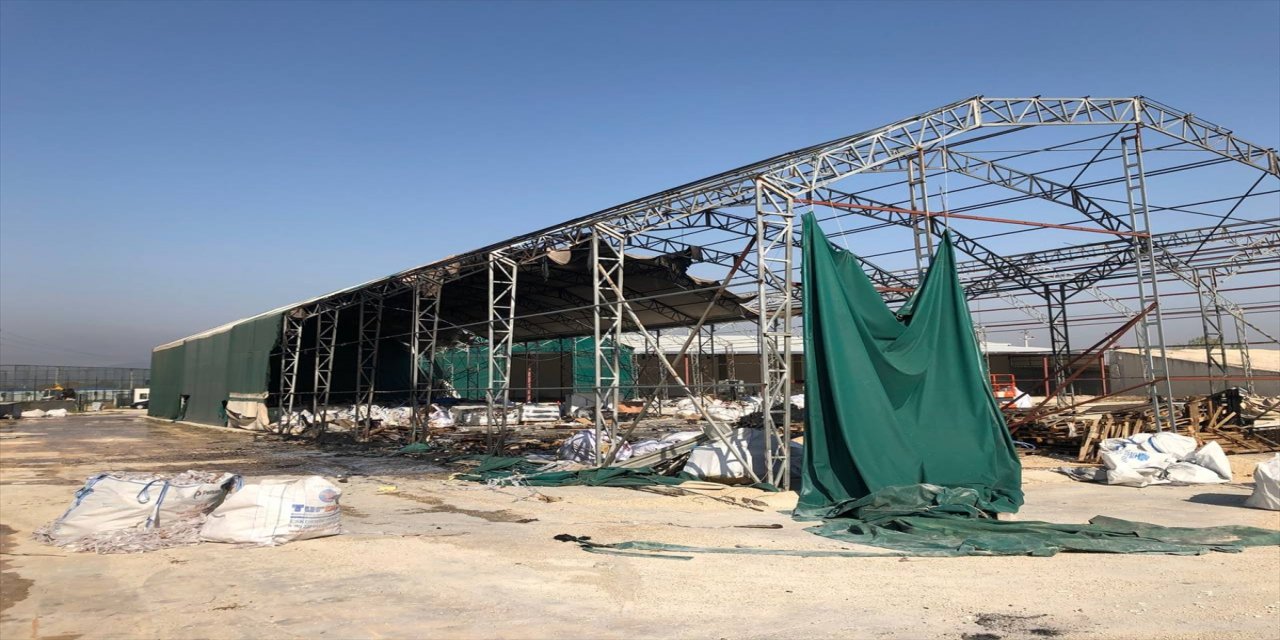 Bursa'da geri dönüşüm tesisinin deposunda çıkan yangın söndürüldü