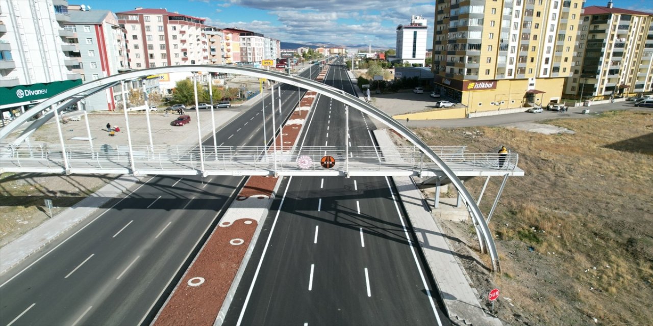 Ağrı'da bölünmüş yol ağı son 20 yılda 22 kat arttı