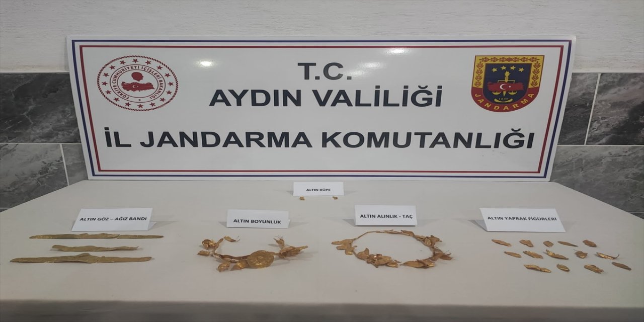 Aydın'da Roma Dönemi'ne ait olduğu değerlendirilen altın takılar ele geçirildi