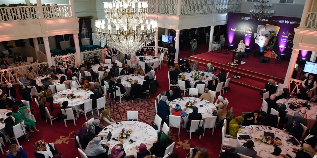 Cumhurbaşkanı Erdoğan'ın eşi Emine Erdoğan, Kadın ve Adalet Zirvesi'nin gala yemeğinde konuştu