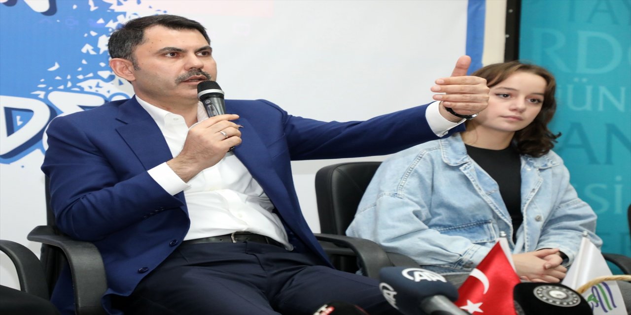Çevre, Şehircilik ve İklim Değişikliği Bakanı Kurum, Rize'de gençlerle buluştu: