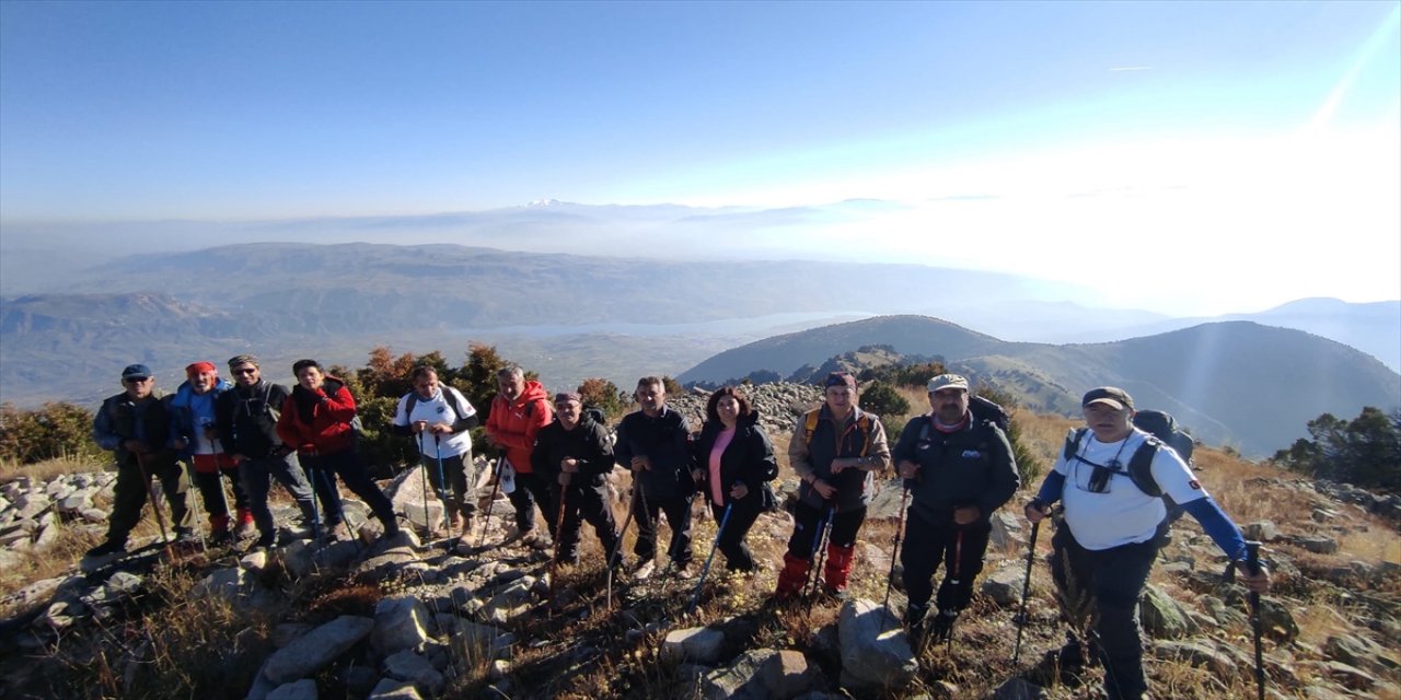 Sivas'ta dağcılar Zibraham Dağı'na büyük bir tırmanış gerçekleştirdi.