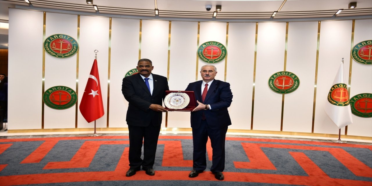 Yargıtay Başkanı Akarca, Küba Yüksek Halk Mahkemesi Başkanı Ferro ile görüştü