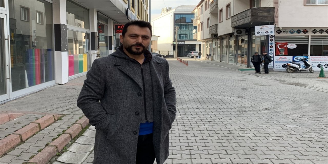 Sakarya'da çocuğa saldıran sahipsiz köpeklere müdahale eden esnaf Necmettin Uzun olayı anlattı: