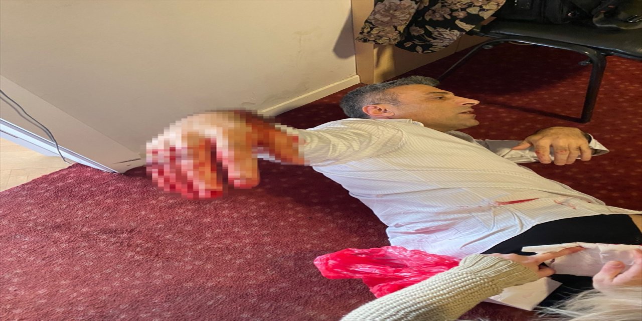 Yenilik Partisi Genel Başkanı Yılmaz bıçaklı saldırıya uğradı.