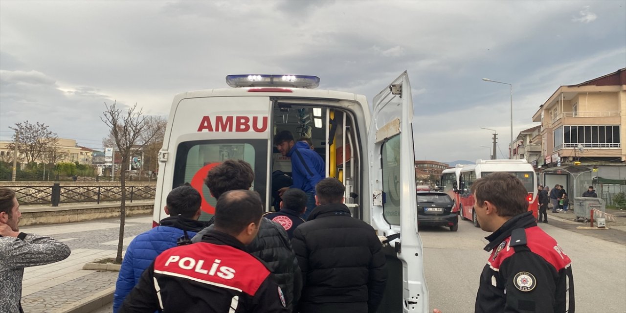 Düzce'de bir kişi silahla yaralandı