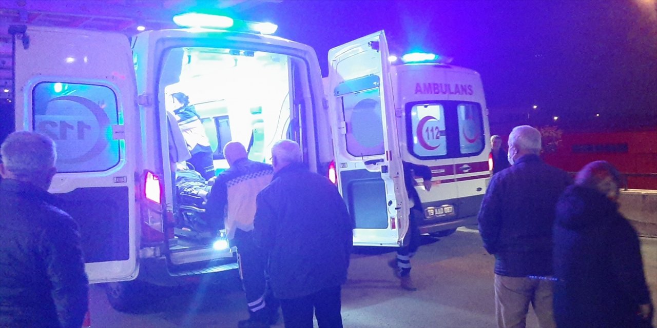 Çorum'da ağaç kesme motorunun üzerine düşen kişi öldü