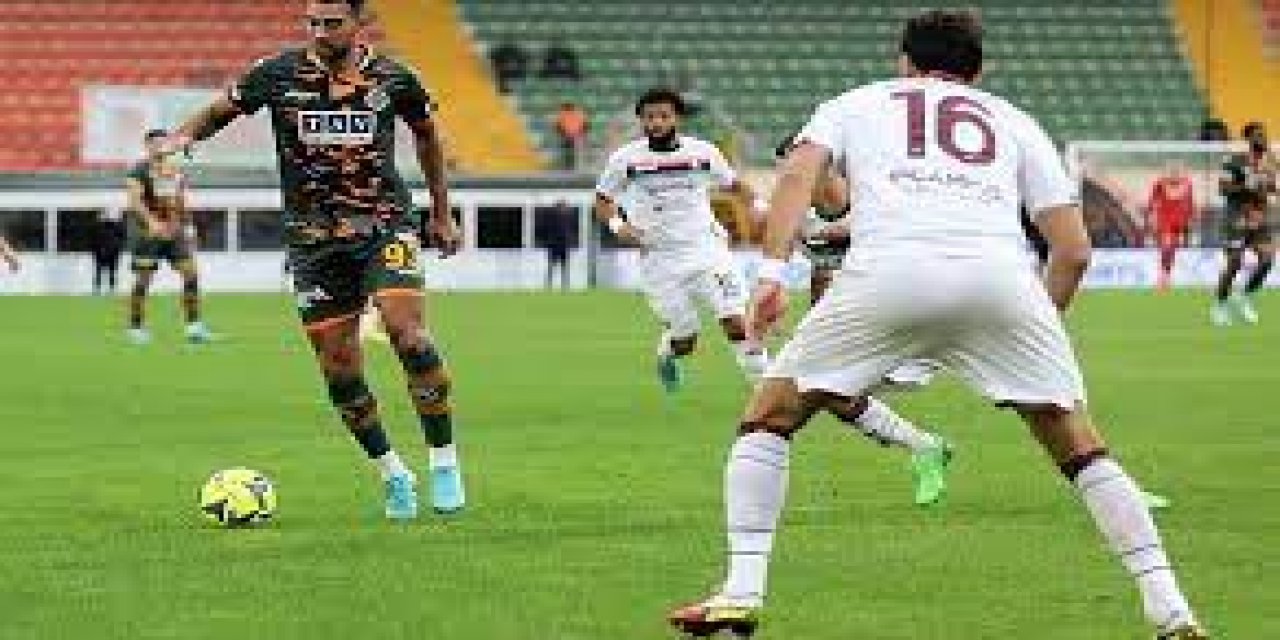 Corendon Alanyaspor: 3 - US Salernitana: 1